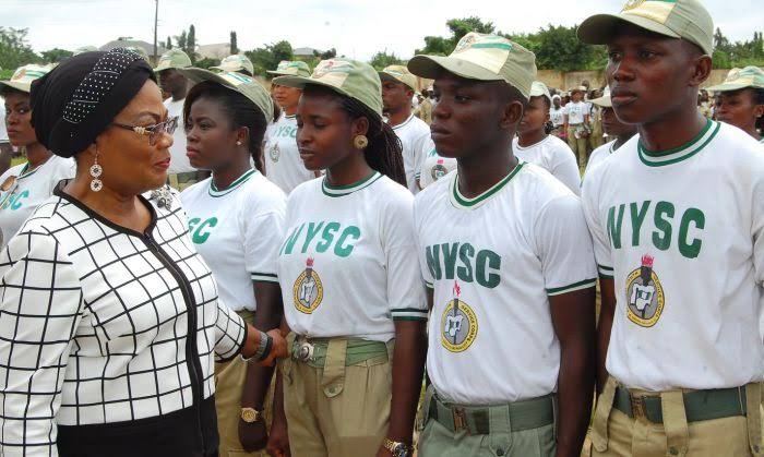 How a Corper can approach policeman who stopped vehicle he boards for it to be released